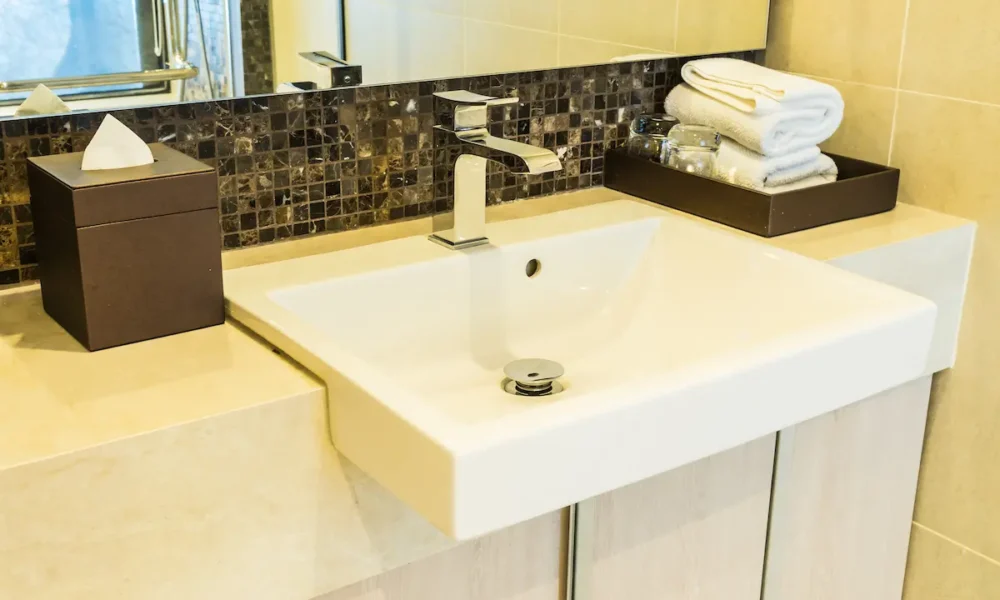 pulizia bagni hotel e aree comuni