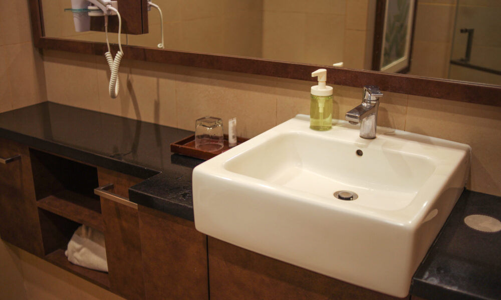 pulizia bagni hotel e aree comuni